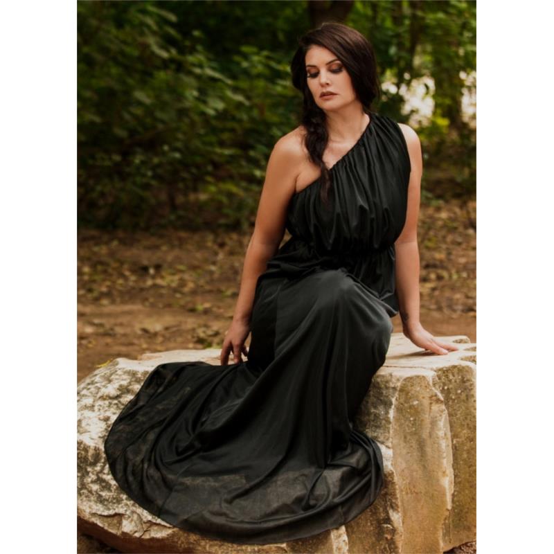 Maxi αέρινο φόρεμα με έναν ώμο by MariaKorinthiou Collection - Μαύρο