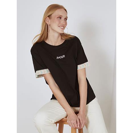 T-shirt με κέντημα στο μανίκι SN9844.4955+5